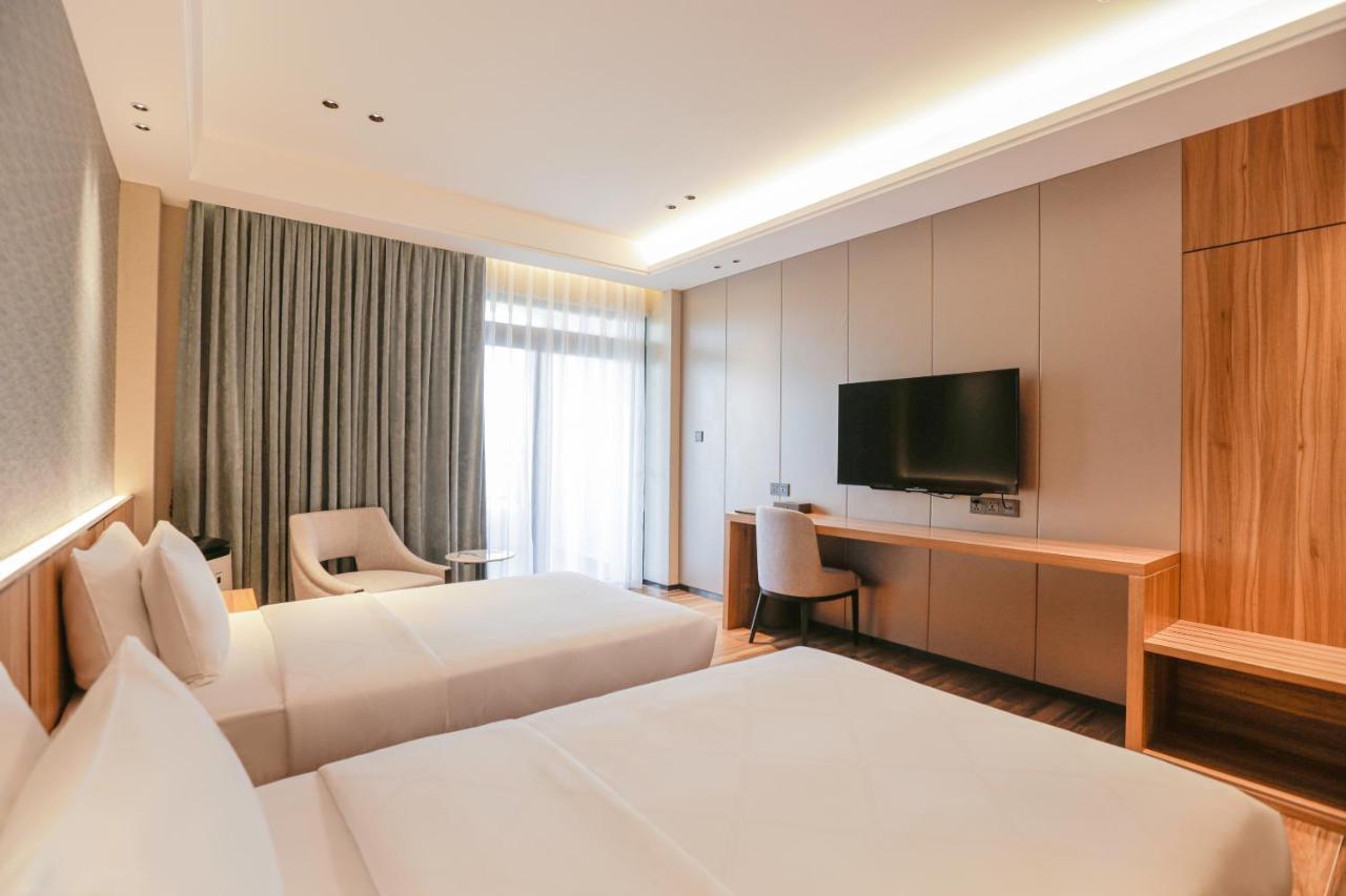 Hotel Casiana & Events Center Tagaytay Managed By Hii Tagaytay City Buitenkant foto