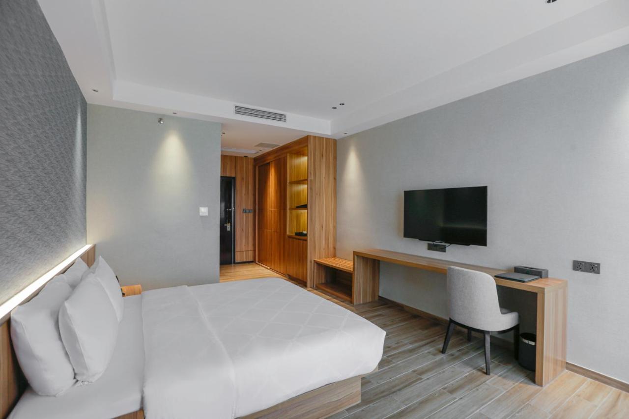 Hotel Casiana & Events Center Tagaytay Managed By Hii Tagaytay City Buitenkant foto