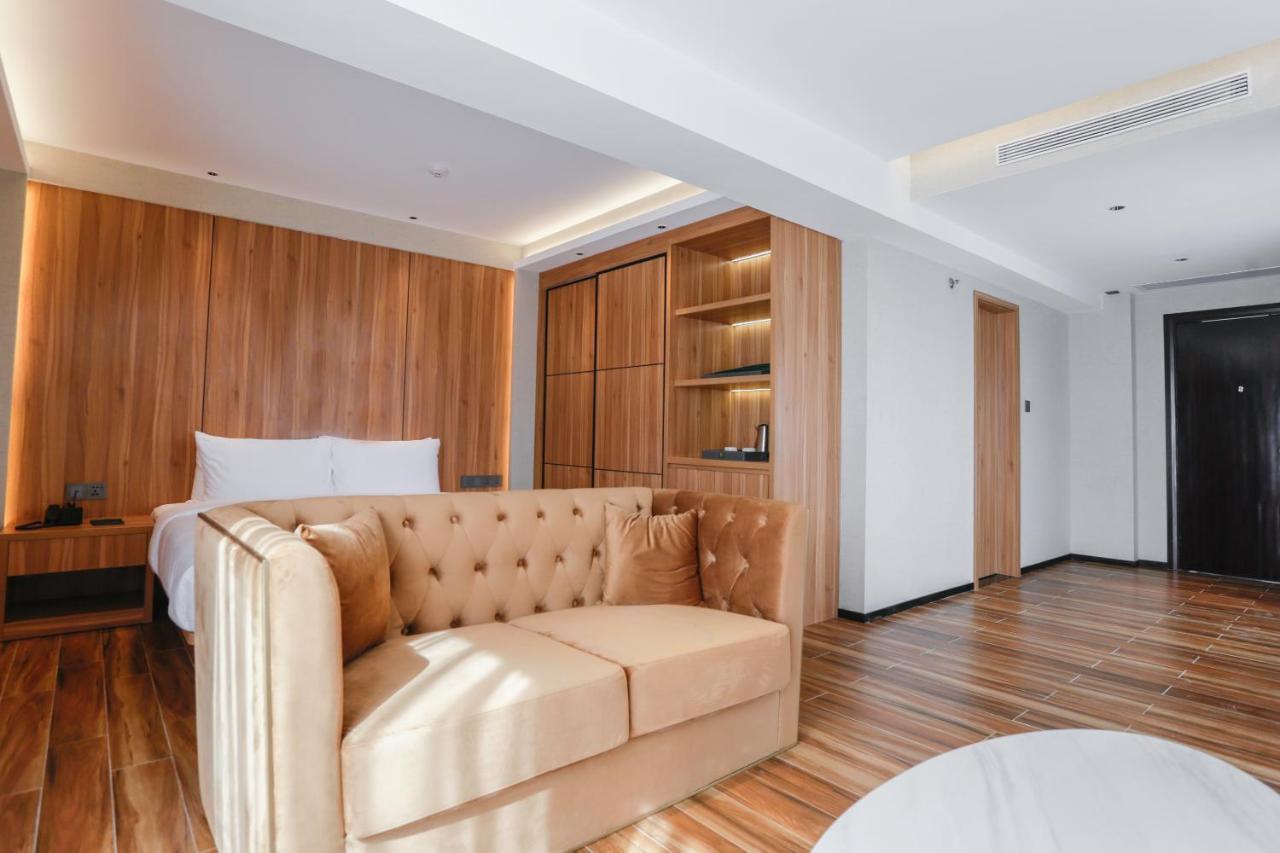 Hotel Casiana & Events Center Tagaytay Managed By Hii Tagaytay City Buitenkant foto