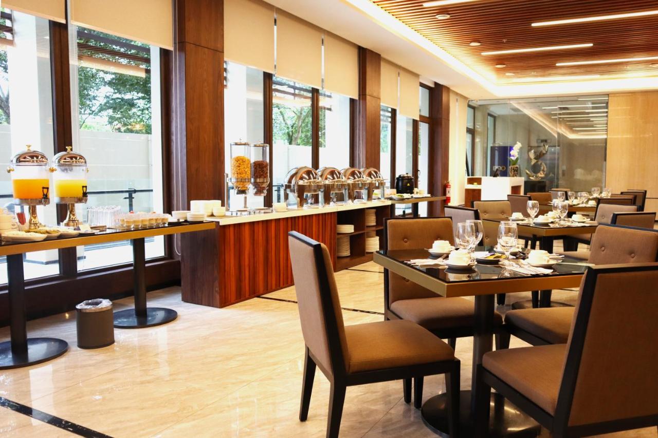Hotel Casiana & Events Center Tagaytay Managed By Hii Tagaytay City Buitenkant foto
